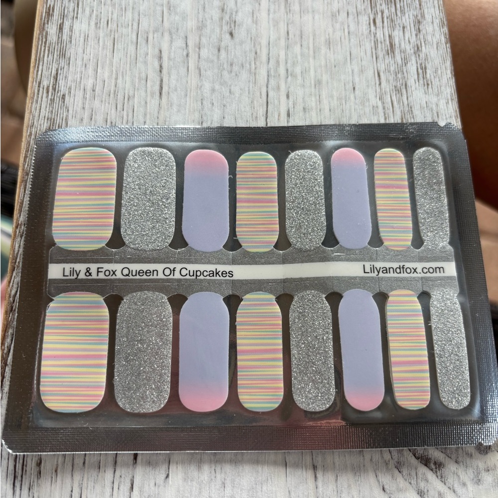 17 lot of Lily and Fox nail wraps